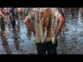 Błoto pod sceną Woodstock 2012 Dubioza BEZ CENZURY