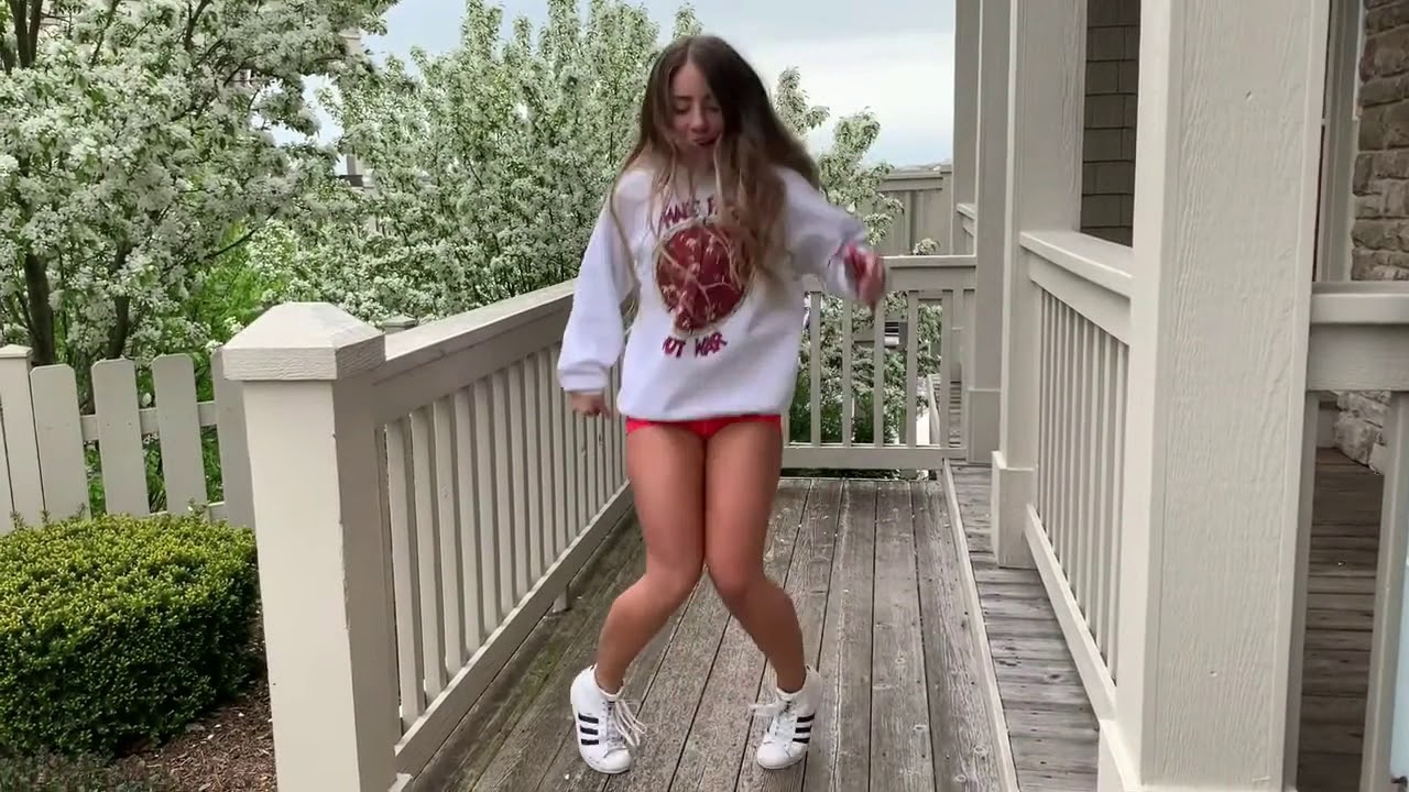 Shuffle dance girl