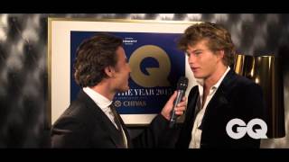 Australian Male Model Jordan Barrett Accepts His Man Of Style Gq Moty Award