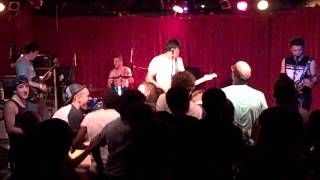 Watch Signals Midwest Family Crest video