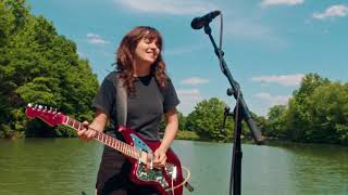 Courtney Barnett - Walkin On Eggshells