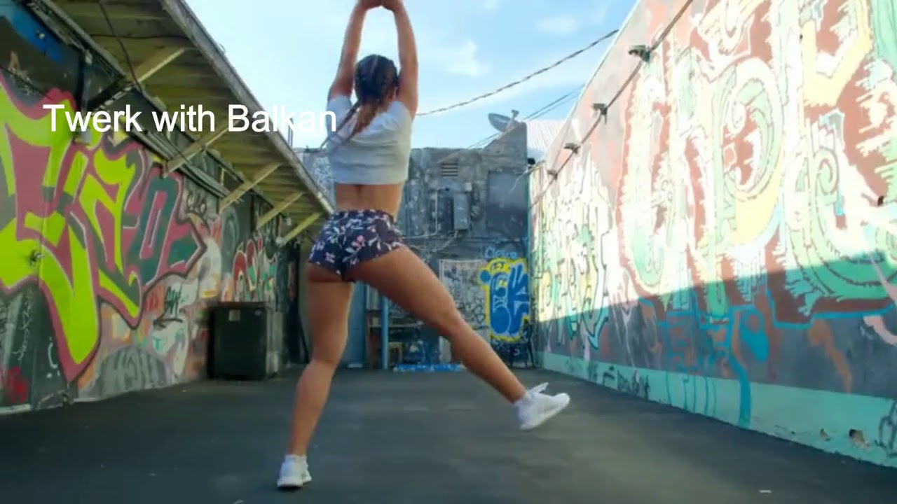 Triple white girl twerking free porn image