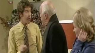 Michael Crawford in Some Mothers Do'Ave Em - Sitcom Does Christmas with Ricky Tomlinson