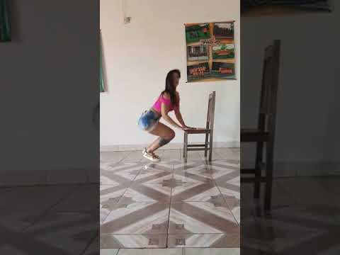 Mirna Pereira baila