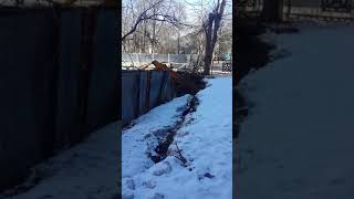 Видео Провал грунта около жилого дома г.Уфа, ул.Кольцевая, д.27а от Айгуль Садыкова, Кольцевая улица, Уфа, Россия
