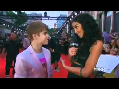 Justin Bieber's Surprise Arrival at the MMVA 2011 (HD) Justin Bieber's Surprise Arrival at the MMVA 2011 (HD) #1