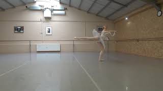 Variation La Bayadère Elizabeth Lee, Brussels International Ballet