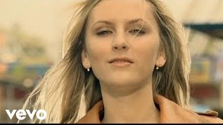 Watch Maria Arredondo Mad Summer video