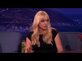 Anna Faris Torments Her Mom With Sexy Postcards