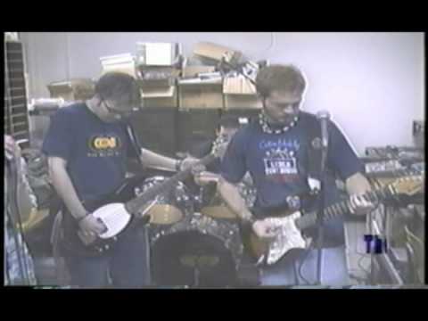 The Hot Carls performing