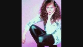 Watch Kirsty MacColl Boys video