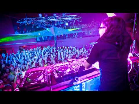 Skrillex Ft. Rihanna - Rock N