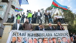 Баку: оппозиция снова на стадионе