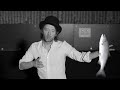 Thom Yorke Smashes Dead Fish on Washer-Dryer