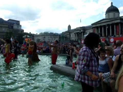 PRIDE LONDON 2010 PARTY @ TRAFALGAR SQUARE (First Fountain Climber)  by  chito salarza-grant