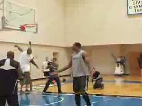 dwight howard superman 2009. Dwight Howard Making Massive