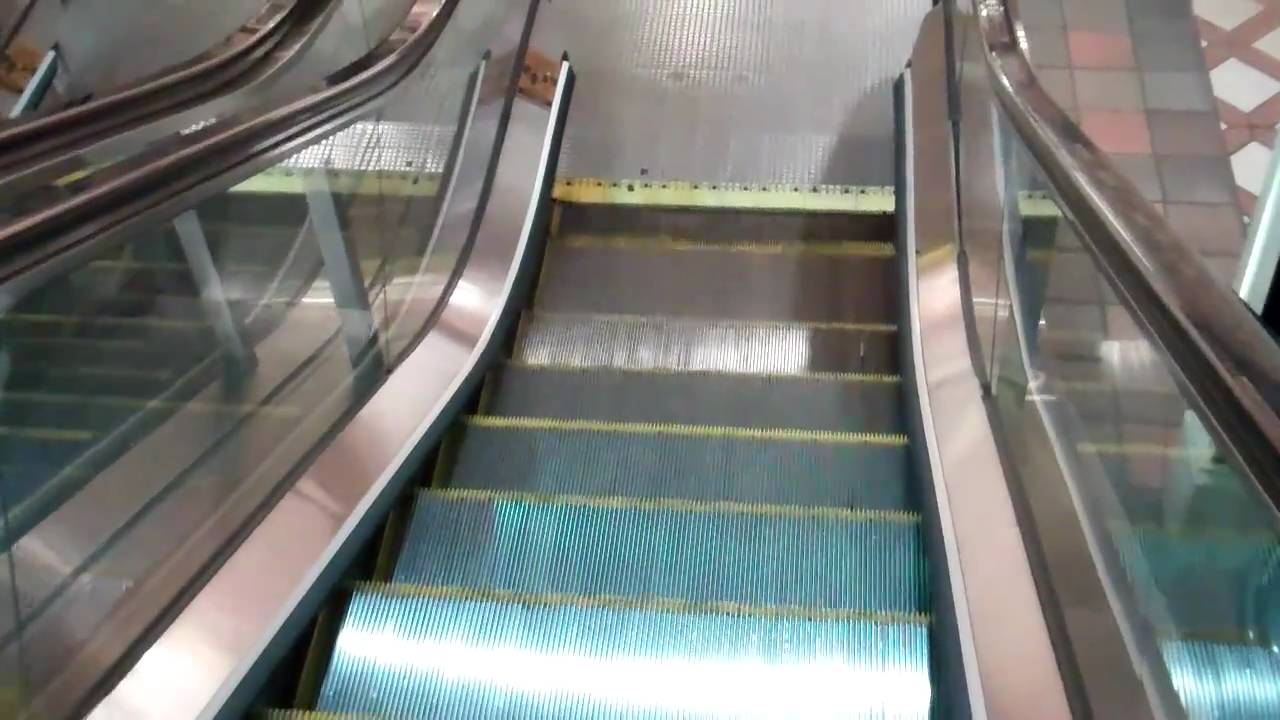 Nashua, NH: Hitachi Mall Escalators (Target) @ Pheasant Lane Mall ...