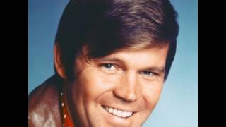 Watch Glen Campbell Break My Mind video