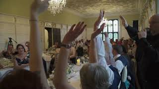 Surprise Secret Singing Waiters - Audience Sway Along