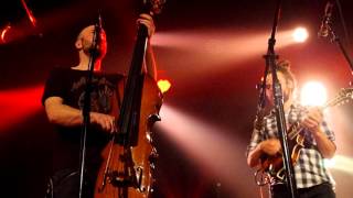 Watch Yonder Mountain String Band Not Far Away video