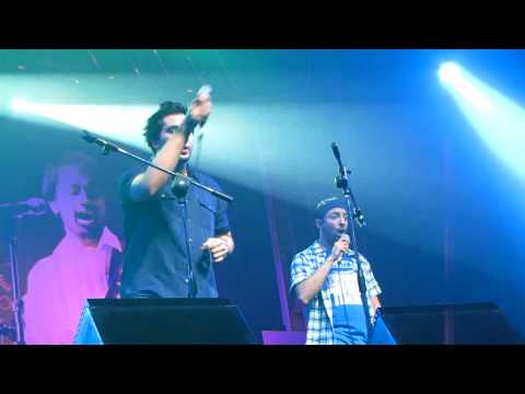 Hysteria Atif Aslam Concert in Bahrain 2010 - Yaroon yahi dosti...