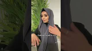 2 ways to frame your face 🧕🏼🧕🏼 #hijabfashion #hijabstyle #hijabigirl #hijabstyle