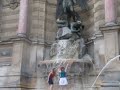 Locura en la fuente de Saint Michel