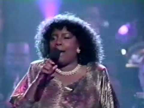 Vickie Sue Robinson Thelma Houston join Gloria Gaynor for I Will Survive