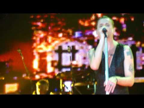Depeche Mode - Hole To Feed - Live In London 20/02/2010 O2 Arena