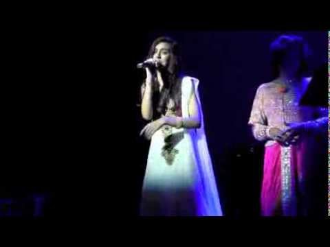 Shreya Bhatia (Jigar Da Tukda) at Adnan Sami Concert at Warner...