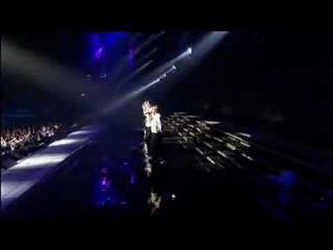 Westlife - Queen Of My Heart (Face To Face Tour 2006)