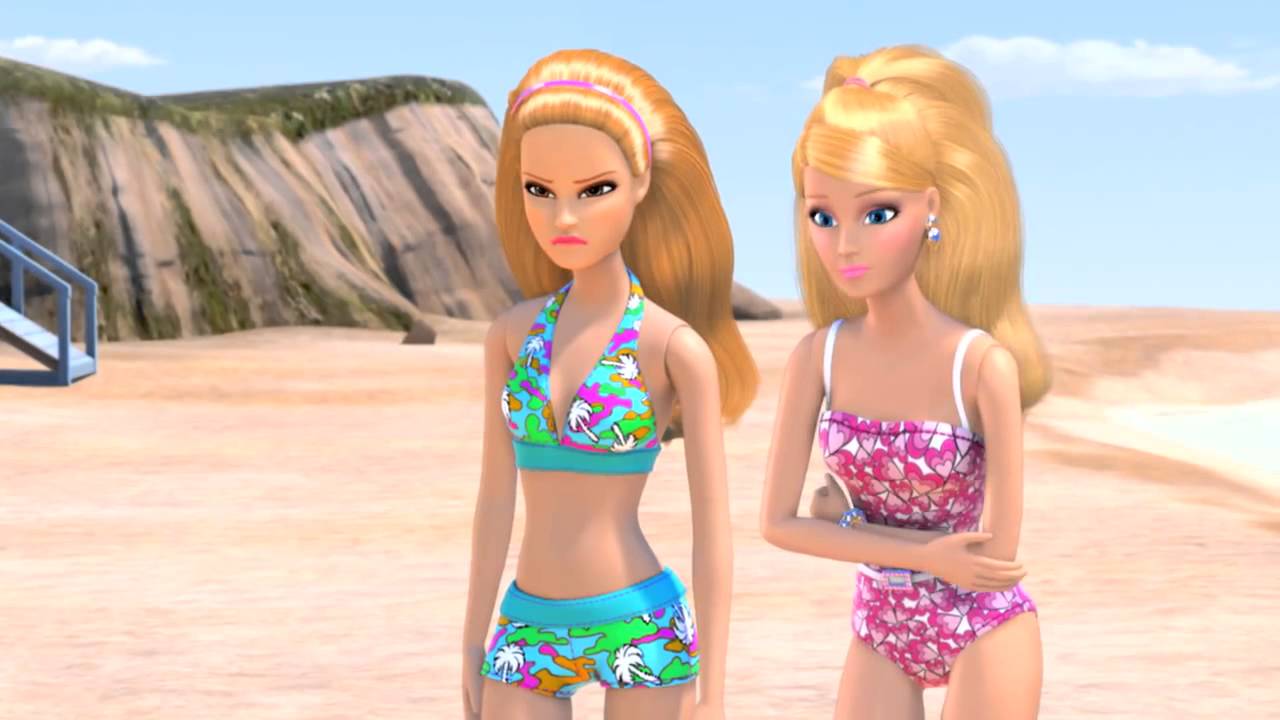 Пухлую Барби на пляже
