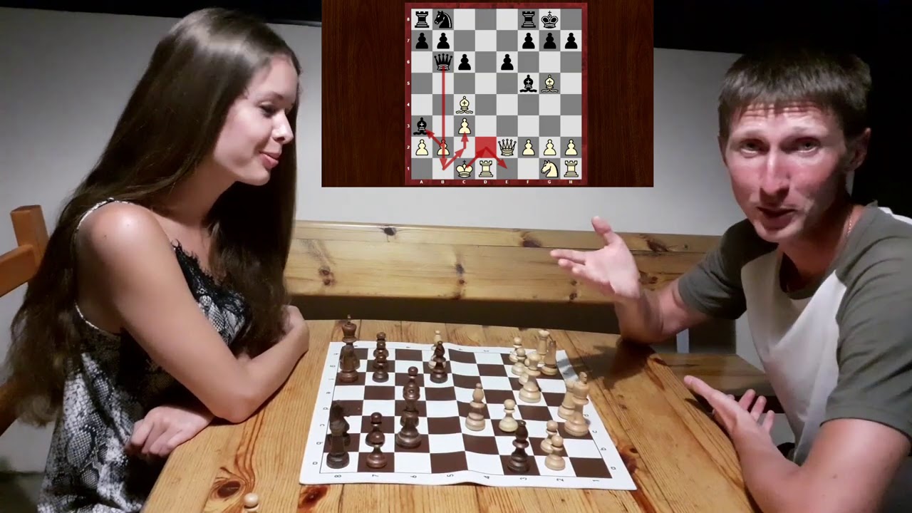 Гроссмейстеры в два ствола расписали смазливую шахматистку