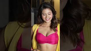 Anjali Arora Hot Cleavage S