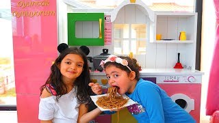 Masal and Öykü Black Noodle -  Funny Kids