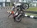 Aksi Orang Naik Motor Gokil images Aksi Orang Naik Motor Gokil