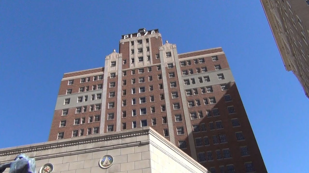 Plaza Hotel (El Paso, Texas) - A Look Into the Historic Plaza Hotel in El Paso - YouTube - Nov 4, 2012 ... Filmed on 2012-10-19] A quick look into the historic Plaza Hotel in downtown El   Paso. It is currently under renovation. This is the only areaÂ ...
