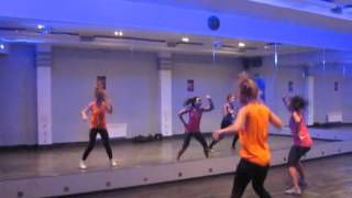 Mariya Walk It Out Rehearsel.480