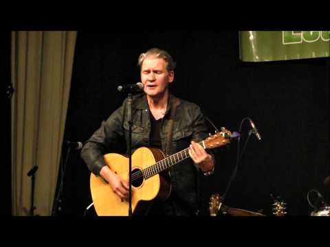 Johnny Logan singt Hold Me Now