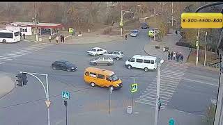 Видео ДТП (авария г. Волжский) пр. Ленина ул. Космонавтов 12-11-2018 14-10 от Телеканал ВОЛЖСКИЙ ПЛЮС от POWERNET, улица Космонавтов, Волжский, Россия