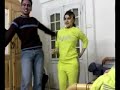 رقص جميل وبنت حلوه لابسه اصفر