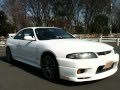 R33 Skyline GT-R V-Spec heading to Edward Lee's