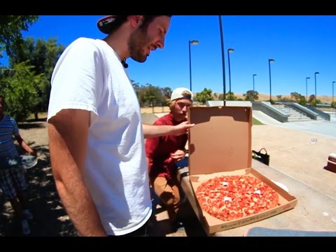 PIZZA AT THE SKATEPARK DAY IN THE LIFE
