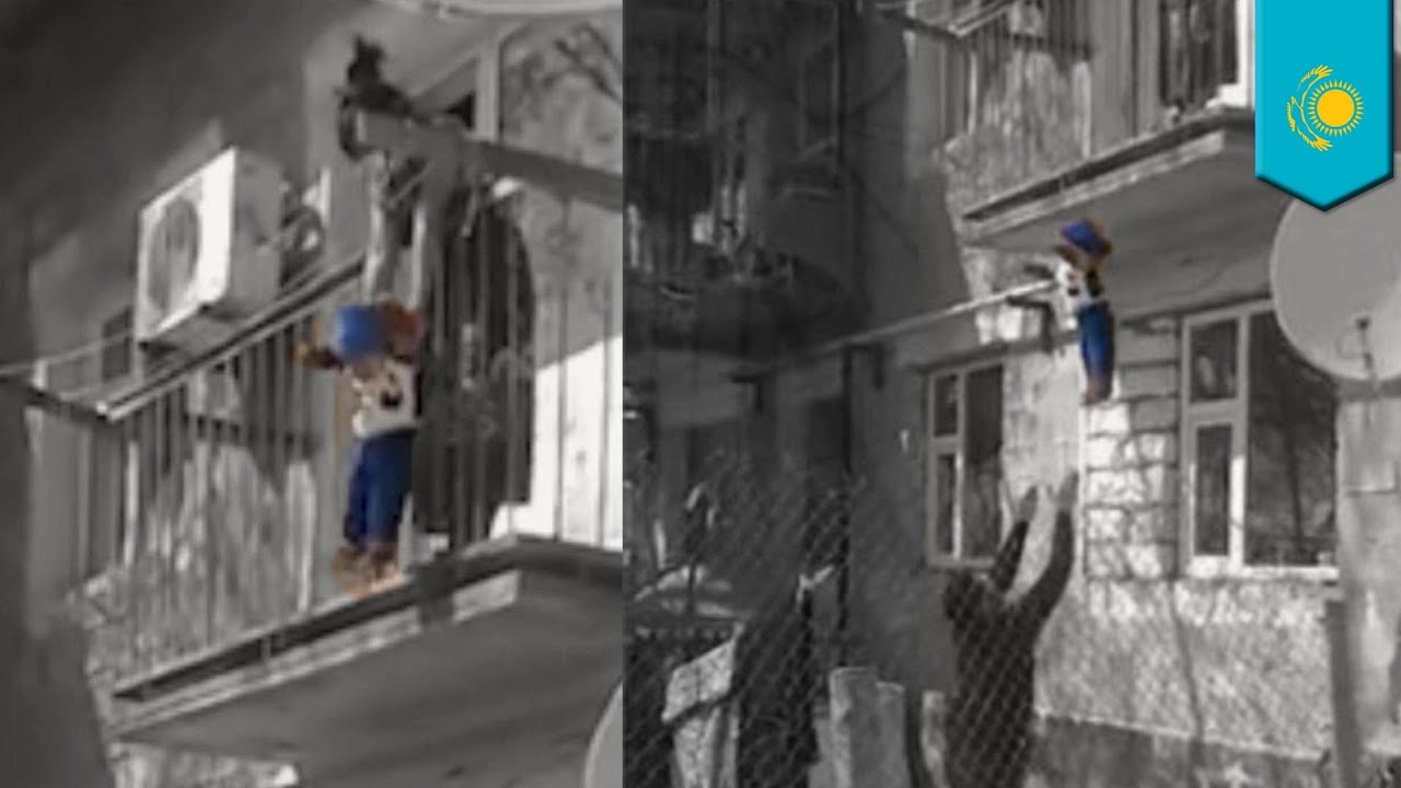 Уголок, выпавший с балкона, убивает женщину - велосервис, пр.