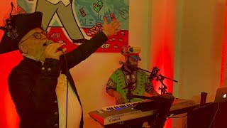 Michoel Schnitzler rocking Purim 2022|מיכאל שניצלער פורים תשפ״ב
