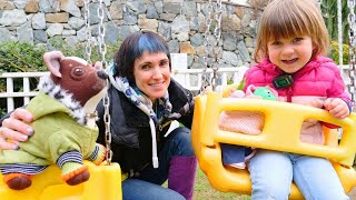 Бьянка И Маша Капуки На Детской Площадке - Игры С Детьми Привет, Бьянка