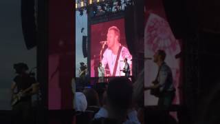 Chris Martin Coldplay And Ariana Grande Don 39 T Look Back In Anger 04 06 17 Chris Martin Coldplay And Ariana Grande Don 39 T Look Back In Anger 04 06 17