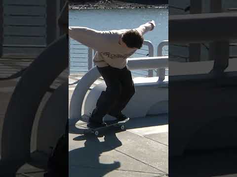 Took it like a champ #pizzaskateboards #skateboarding