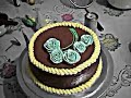 image Menghias Kue Ulang Tahun Mawar