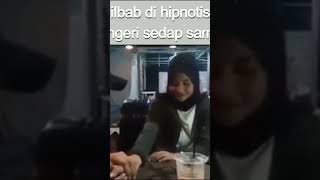 cewek jilbab masih gadis di hipnotis s4ng3 sampe muncrat😂😂